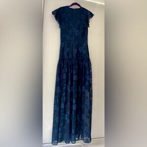 NWOT Monique Lhuillier ML women’s size 4 floor length Navy Blue organza gown.